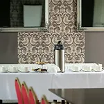 Widok Bed & Breakfast 3*