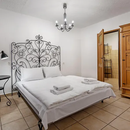 住宿加早餐酒店 Widok 别尔斯克-比亚拉